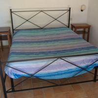 Strutture letto matrimoniali in ferro con rete