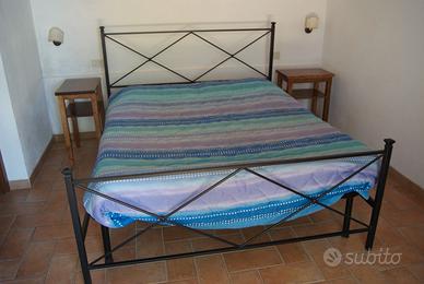 Strutture letto matrimoniali in ferro con rete