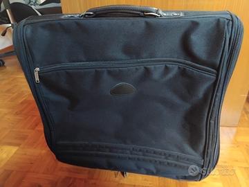 valigia per abiti da uomo