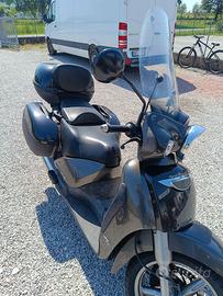 Aprilia scarabeo 250