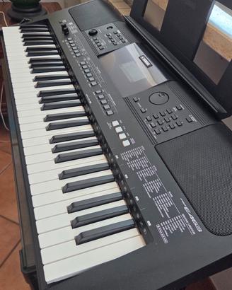 tastiera yamaha psr e-463 NO SPEDIZIONI 