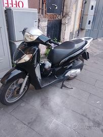 motore del motorino sh 150