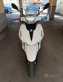 Piaggio Beverly 300 hpe