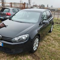 Volskwagen Golf 6 permuta con moto 