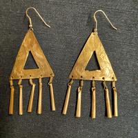 ORECCHINI PENDENTI A TRIANGOLO