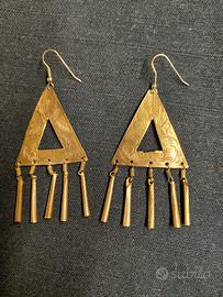 ORECCHINI PENDENTI A TRIANGOLO