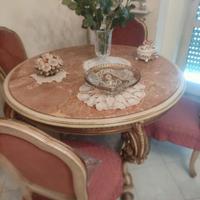 Salotto più poltrone più tavolo stile barocco