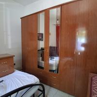 Prezzi tutti trattabili( es:mobile+specchio 150E)