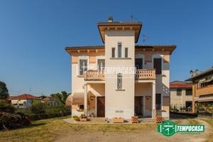 APPARTAMENTO IN VILLA CON GIARDINO