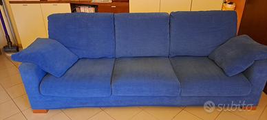 DIVANO IN BUONO STATO QUASI REGALATO