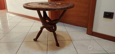 Tavolino da salotto antico
