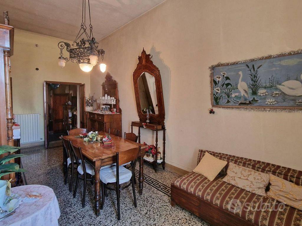 Appartamento di 160 m² con 3 locali e box auto a F - Vista 3