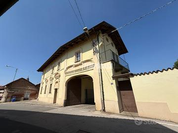 TRILOCALE CON BOX AUTO RISTRUTTURATO NEL 2013