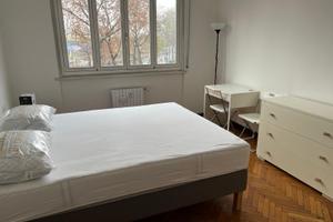 Bilocale ampio e luminoso in viale Cassala Milano