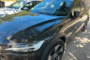 Volvo v 60 cross country b4 come nuova