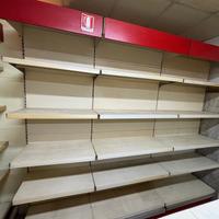 scaffali per negozio 