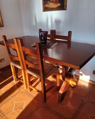 Tavolino fratina legno massello + 6 sedie 