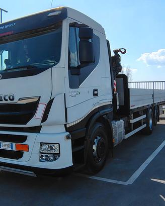 Iveco Hi Way cassone fisso+gru