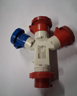 Adattatore / Presa multipla industriale Gewiss