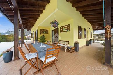 VILLA SINGOLA A VALLARSA