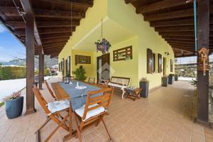 VILLA SINGOLA A VALLARSA