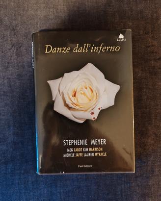 10 Libri per gli amanti del dark-fantasy e vampiri