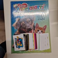 Amici Cucciolotti 2026 100 figurine casual diverse