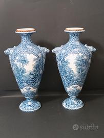 Coppia di Vasi della manifattura "Royal Bonn"