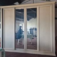 Armadio a quattro ante