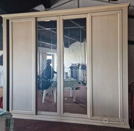 Armadio a quattro ante