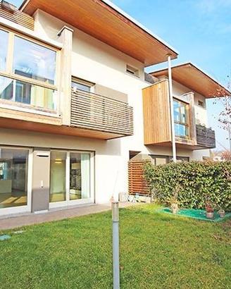 Villetta a schiera di 286 m² con 5 locali e box au