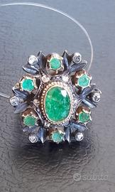 Antico anello oro con diamanti e smeraldi naturali