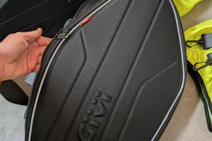 Borse e telaio Kawasaki z900