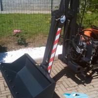 Caricatore posteriore per trattori