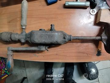 trapano a mano, funzionante. vintage 