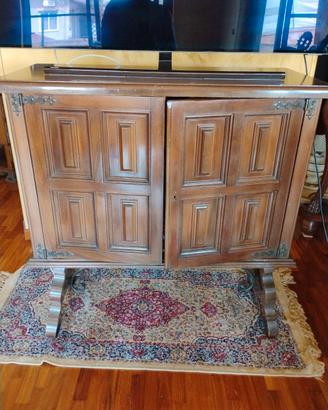 mobile buffet in legno stile vintage