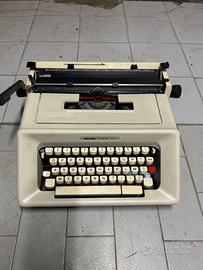Macchina da scrivere Olivetti Studio 45 i