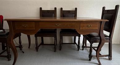 scrivania con sei sedie