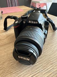 NIKON D3200 obbiettivo 18-55 mm con custodia