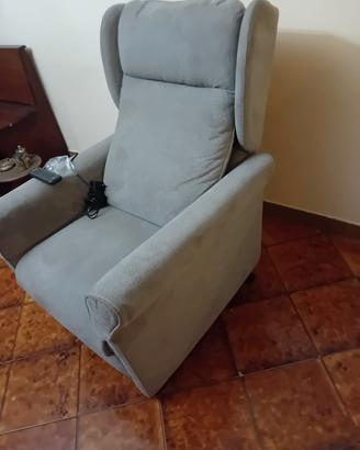 poltrona alzapersona 