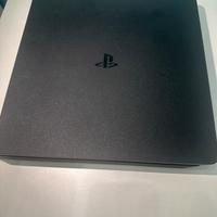 PLAYSTATION 4