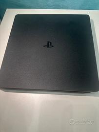 PLAYSTATION 4