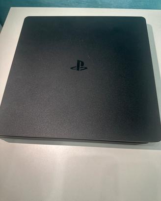 PLAYSTATION 4