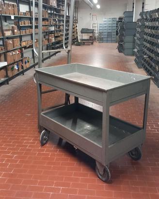 carrello con scala