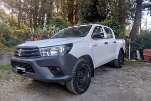 Toyota Hilux 2.4 D