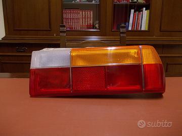 Faro posteriore dx Peugeot 305 2^ serie