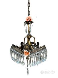 LAMPADARIO CON GOCCE E DECORAZIONI ROSE IN CERAMI