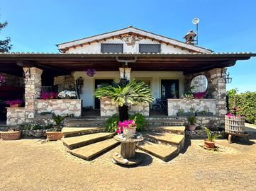 VILLA SINGOLA A SAN CESAREO