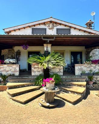 VILLA SINGOLA A SAN CESAREO