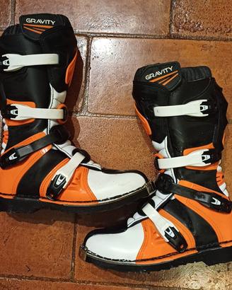 stivali motocross marca gravity taglia 39
